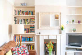 Pass the Keys West London Cheerful Garden Apartment